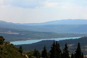 Vue sur le lac de Sainte-Croix