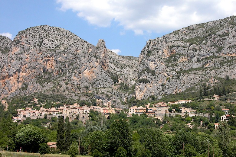Moustiers-Sainte-Marie (Alpes-de-Haute-Provence)