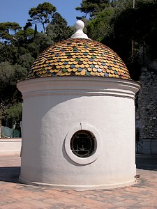 Monument sur la tour Bellenda