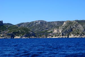Calanque de la Vesse à l'horizon