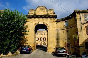 Entrée du château du Roi René 