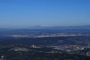 Zoom sur Aix-en-Provence et sur le Mont Ventoux