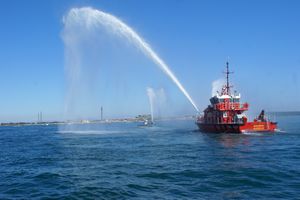 Bateau de Marins-Pompiers à l'oeuvre
