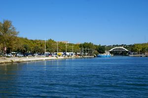 Le Canal avec vue sur le Cours Landrivon