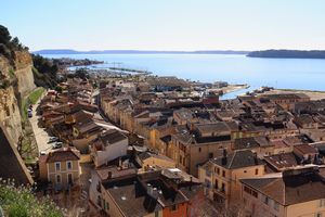 Zoom en direction du port