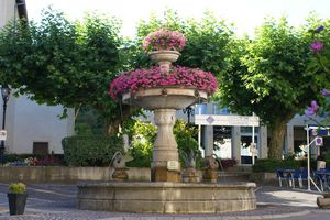 Fontaine sur la Place de l'Eglise