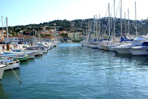 Face au port de plaisance