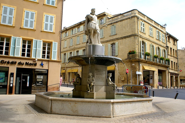 Salon-de-Provence (Bouches-du-Rhône) - Statue de l'ingénieur Adam de Craponne