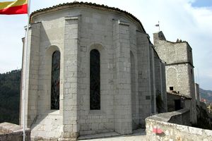 La chapelle qui domine la citadelle
