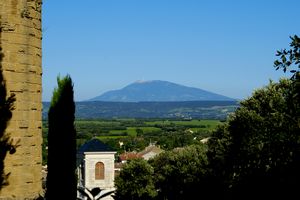 Le Mont Ventoux à l'horizon