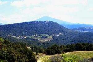 Léger aperçu du Mont Ventoux