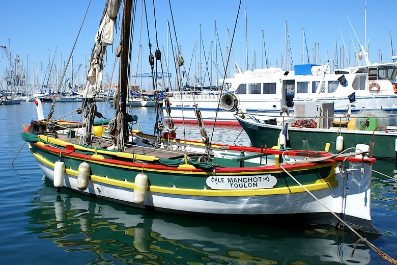 Toulon (Var) - Un bateau