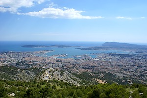 Vue étendue sur la rade de Toulon
