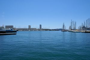 Vue étendue sur le port