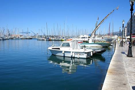 Sur le Quai Cronstadt de Toulon (Var)