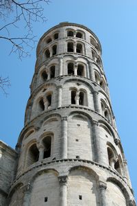 Tour Fenestrelle en contre-plongée