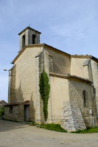 Derrière l'église Saint Christophe