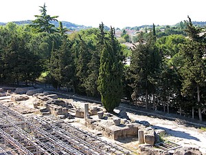 Fouille devant le Théâtre romain