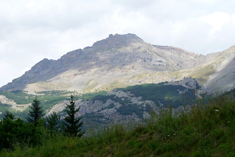 Vallouise (Hautes-Alpes) - Au pied d'un Massif Alpin