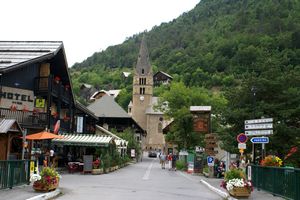 A l'entrée du village