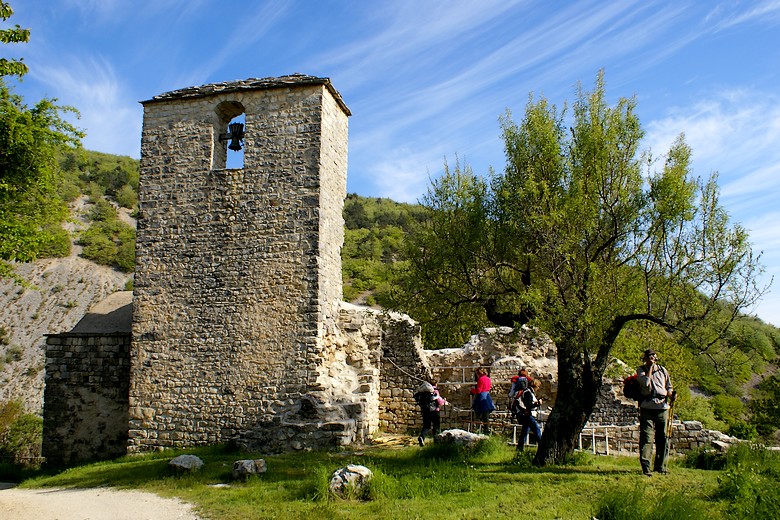 Vière (Alpes-de-Haute-Provence) - Eglise du village