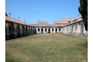 Cloître du cimetière