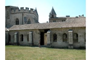 Partie du cloître du cimetière